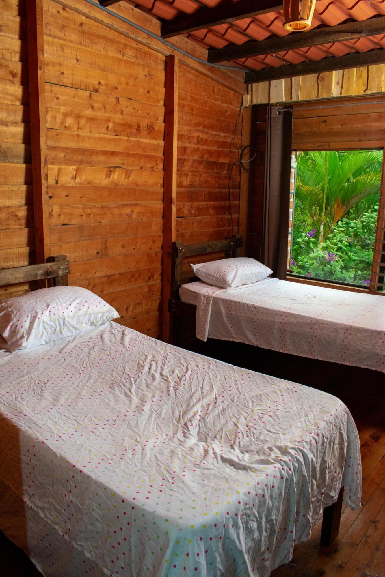 Ave Del Paraiso Chalet Cartago