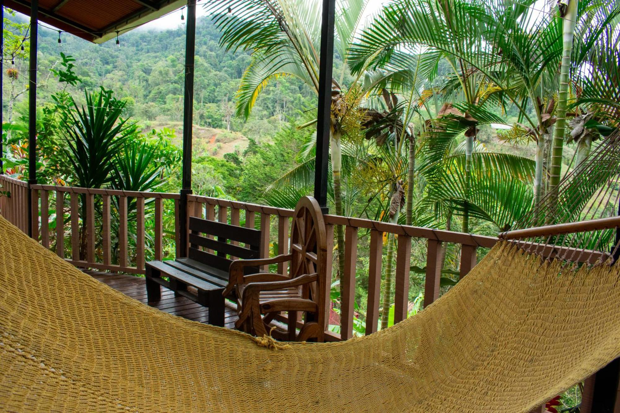 Ave Del Paraiso Chalet